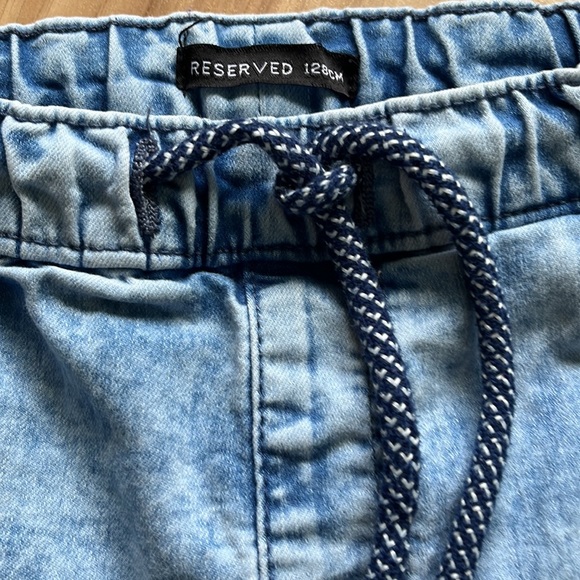 Boys shorts, size 6-8, 128cm. Denim, elastic and string at the waist. - Picture 3 of 5